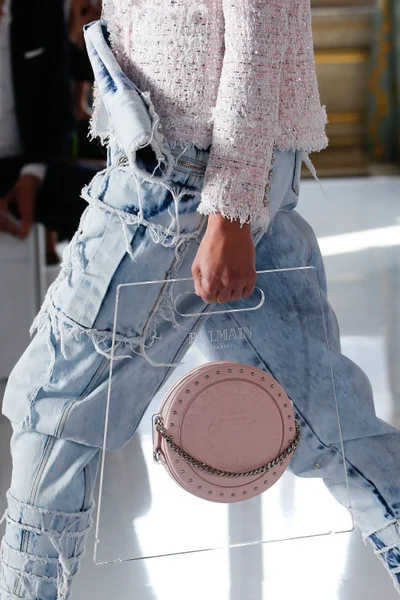 Look 80
